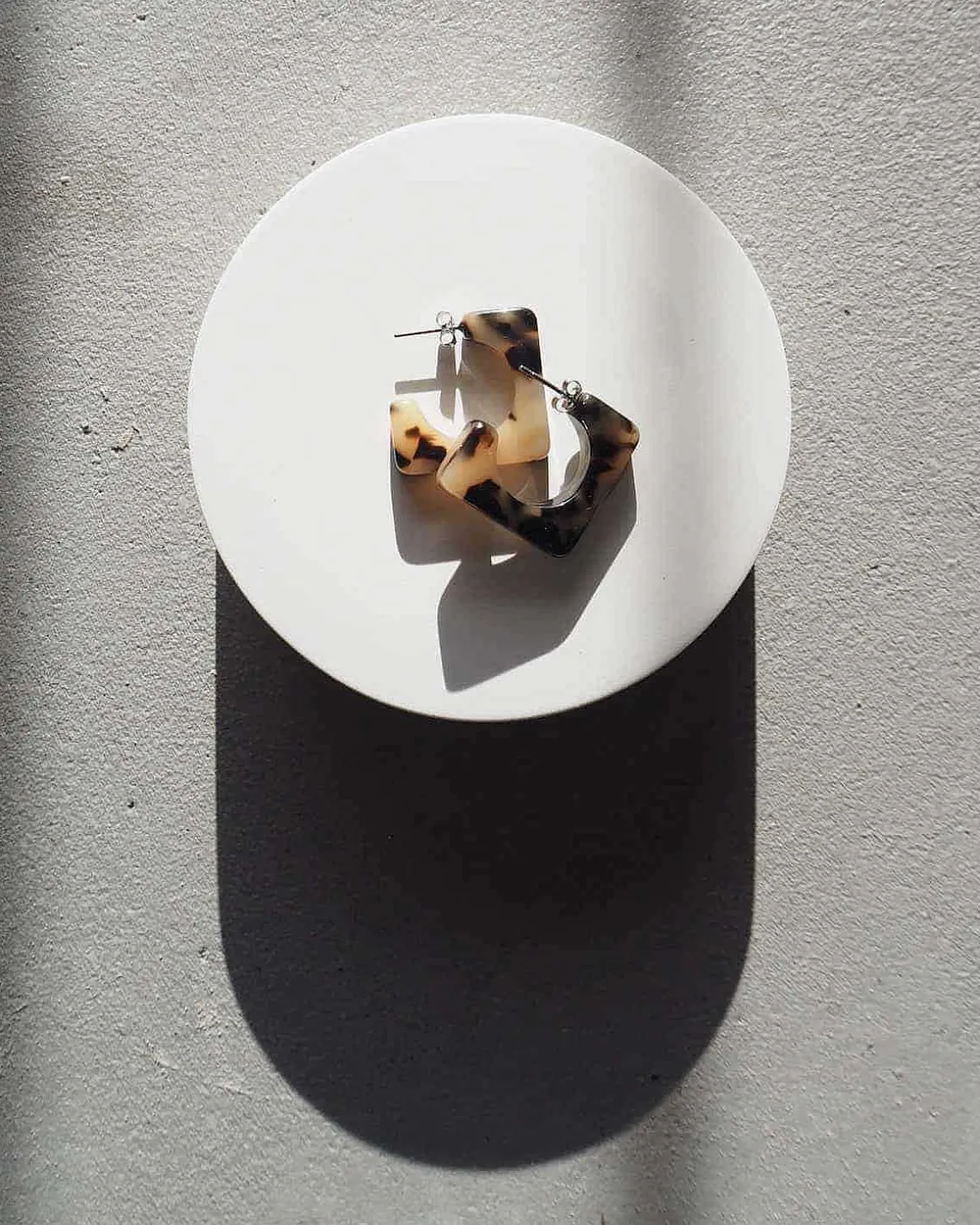 Atlas Hoops Blonde Tortoise