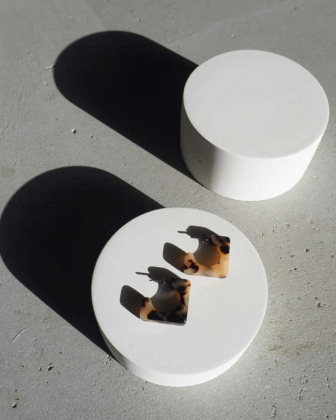 Atlas Hoops Blonde Tortoise