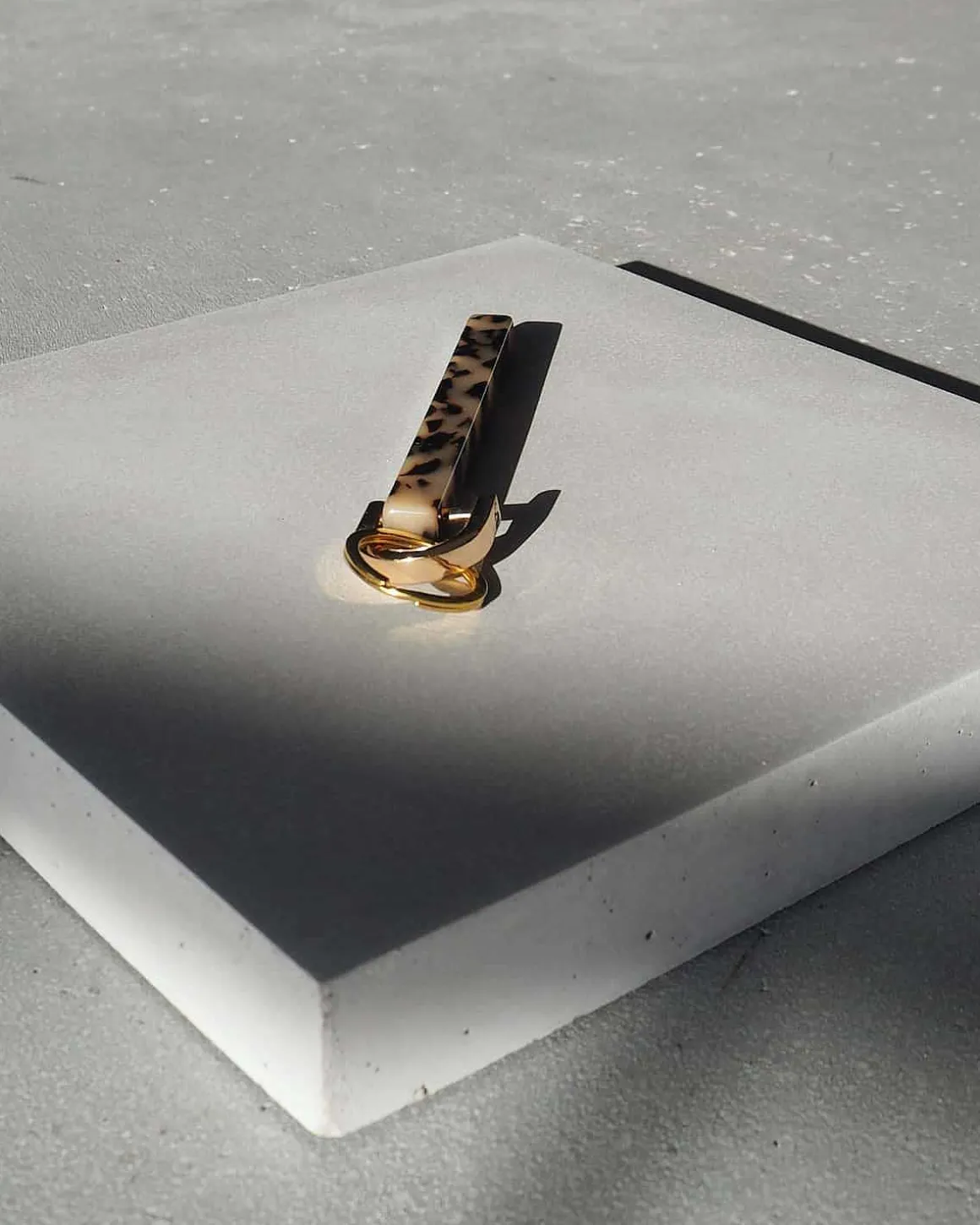 Bar Keychain Blonde Tortoise