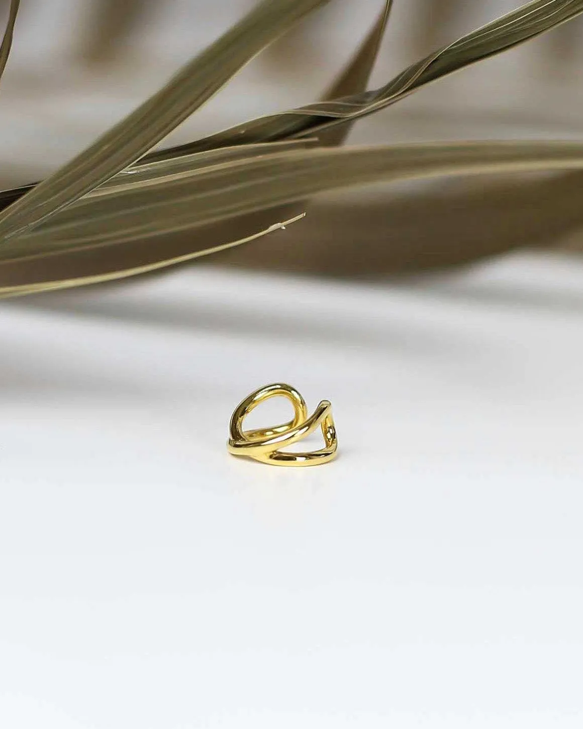 Dear Darling Berlin Eternity Ear Cuff Gold