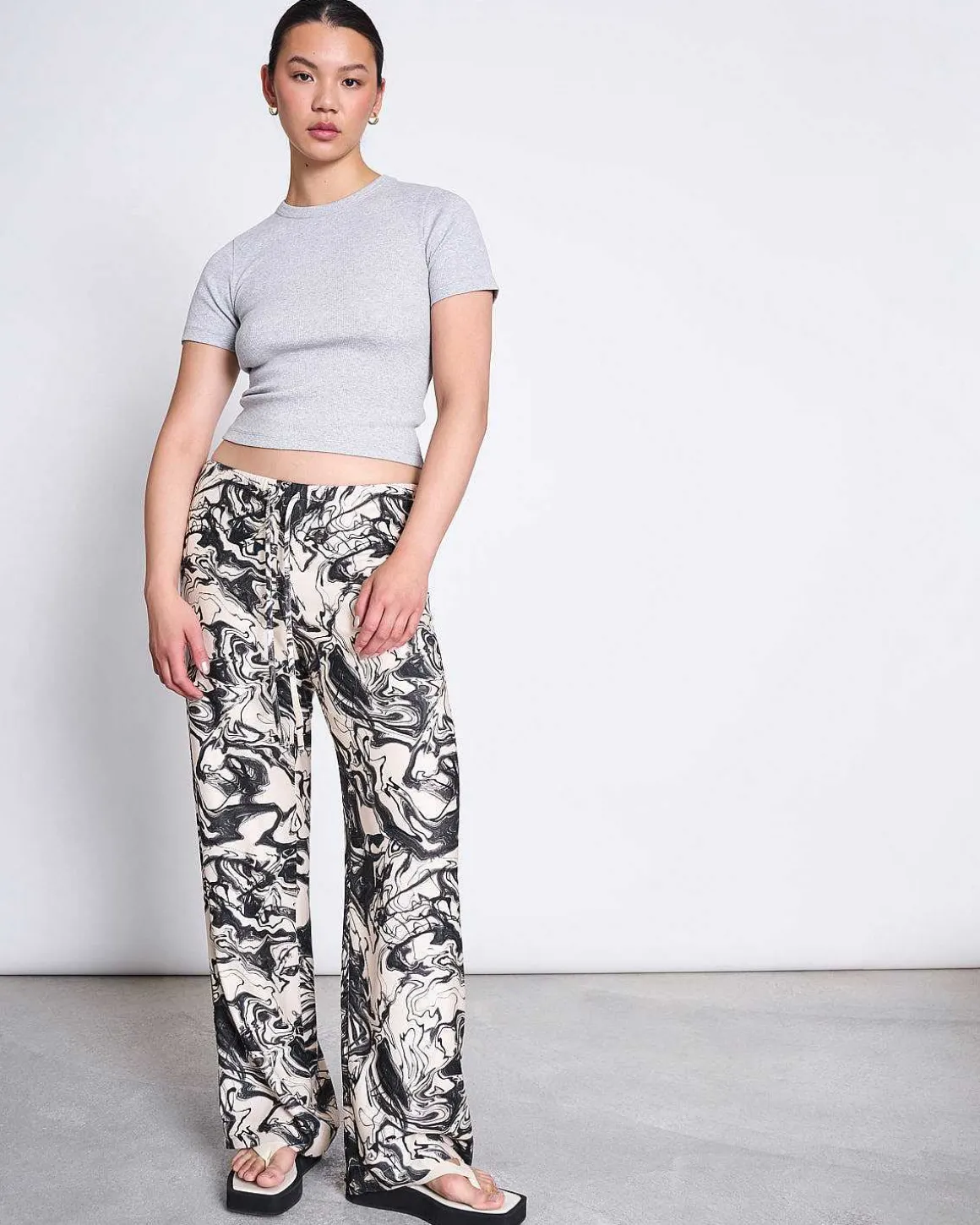 Mid Rise Loose Pants Strath Ink Print