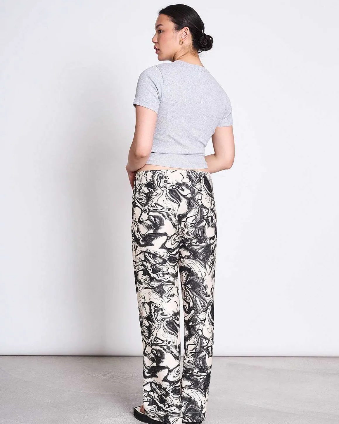 Mid Rise Loose Pants Strath Ink Print