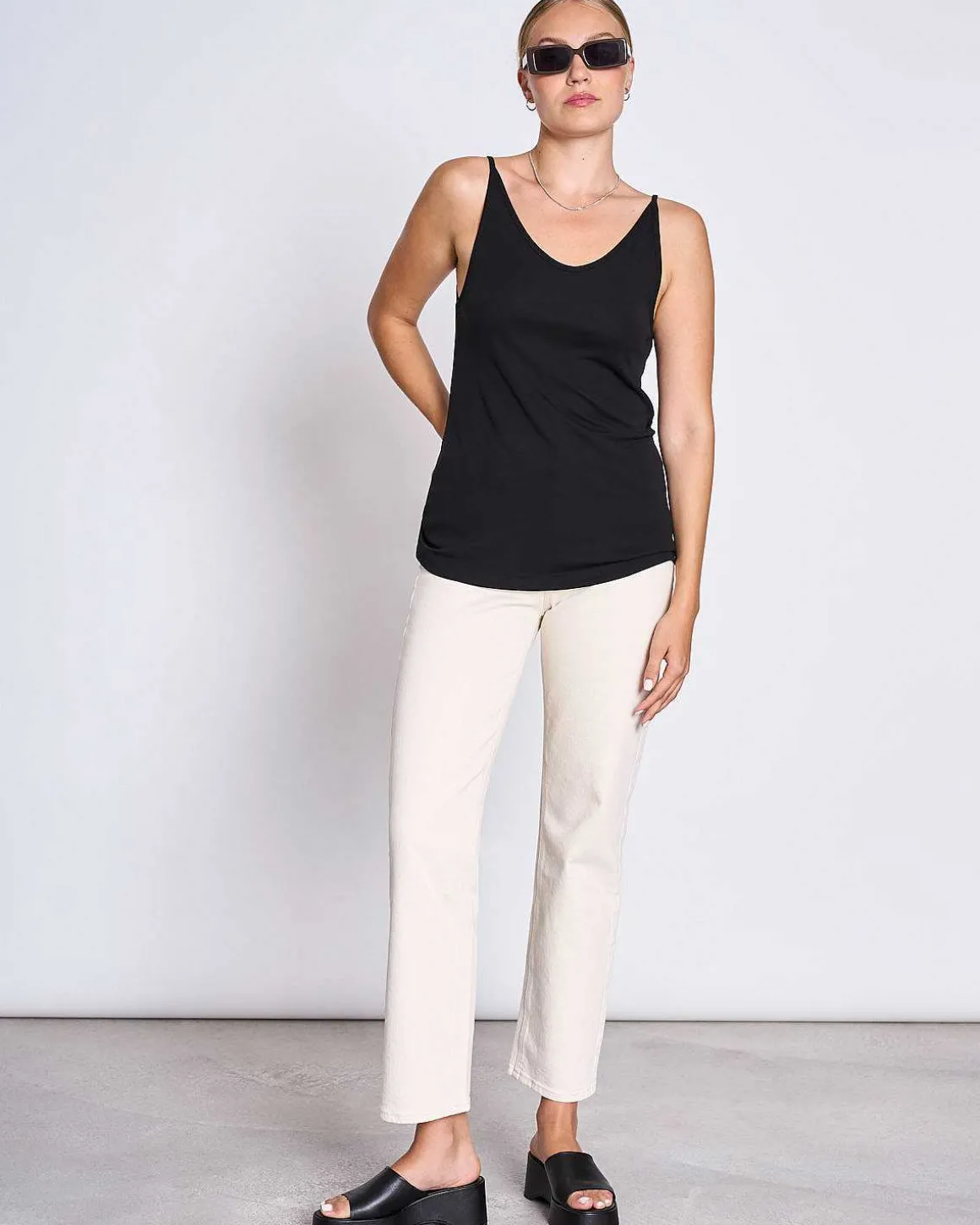 Slip Top Triangle Flow Black