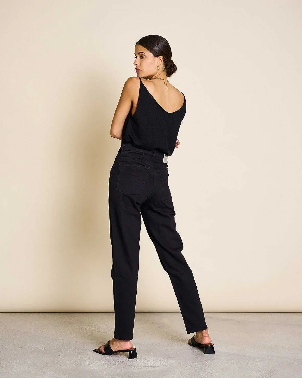 Slip Top Triangle Flow Black