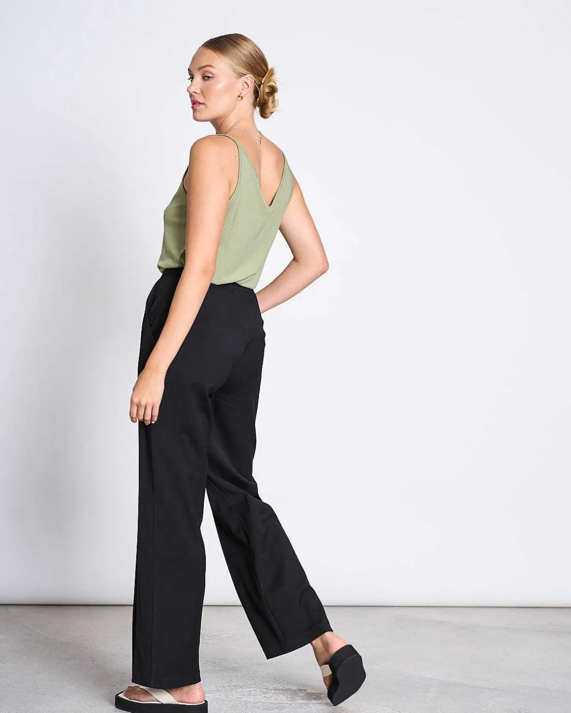 Slip Top Triangle Pale Olive