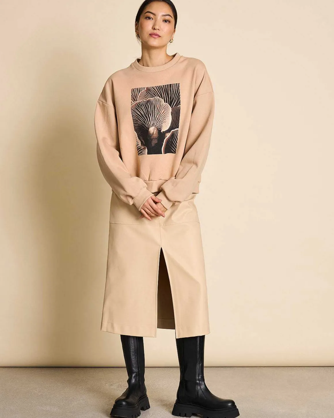 The Vegan Coated Skirt Long Butter