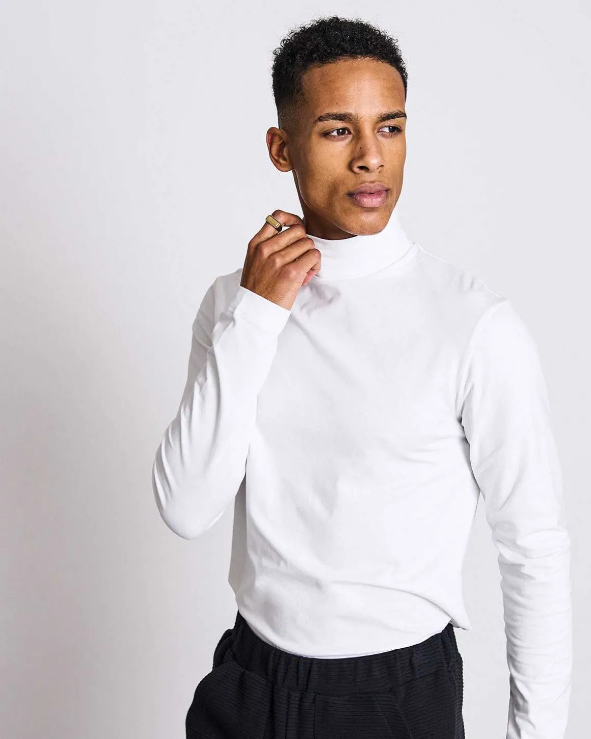 Turtle Neck Sweater Mio White For Men Gots